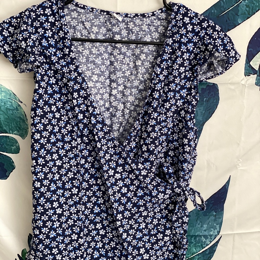 Floral short sleeve with ruffled sleeves